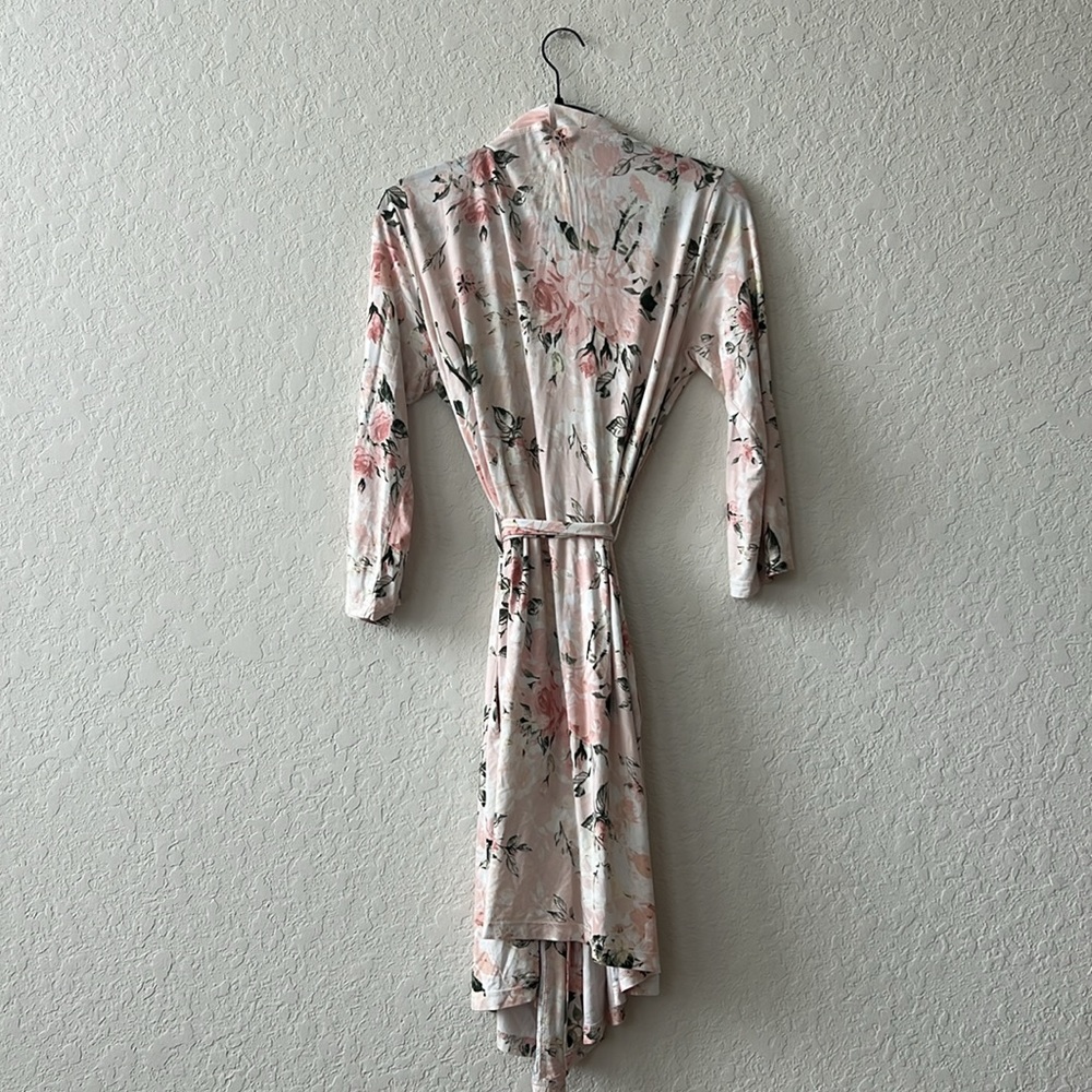 Posh Peanut Pink Roses Robe - S - Picture 2 of 4